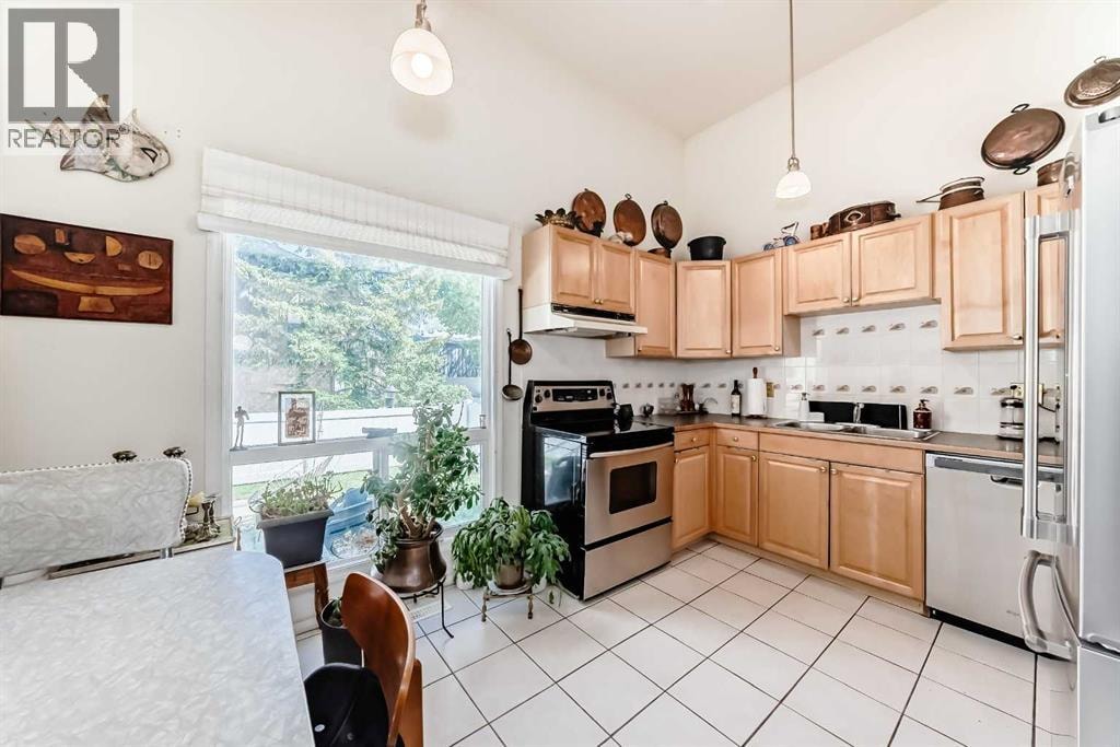 400 Brae Glen Crescent SW — photo 10
