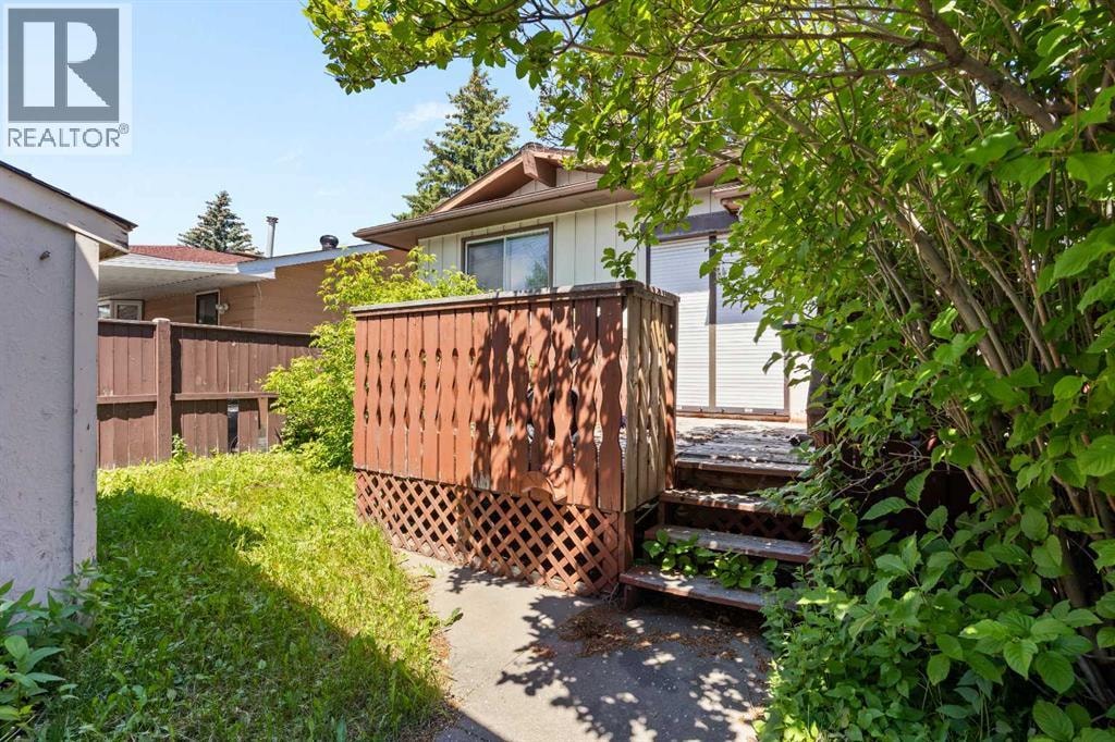 4739 Rundlewood Road NE — photo 4