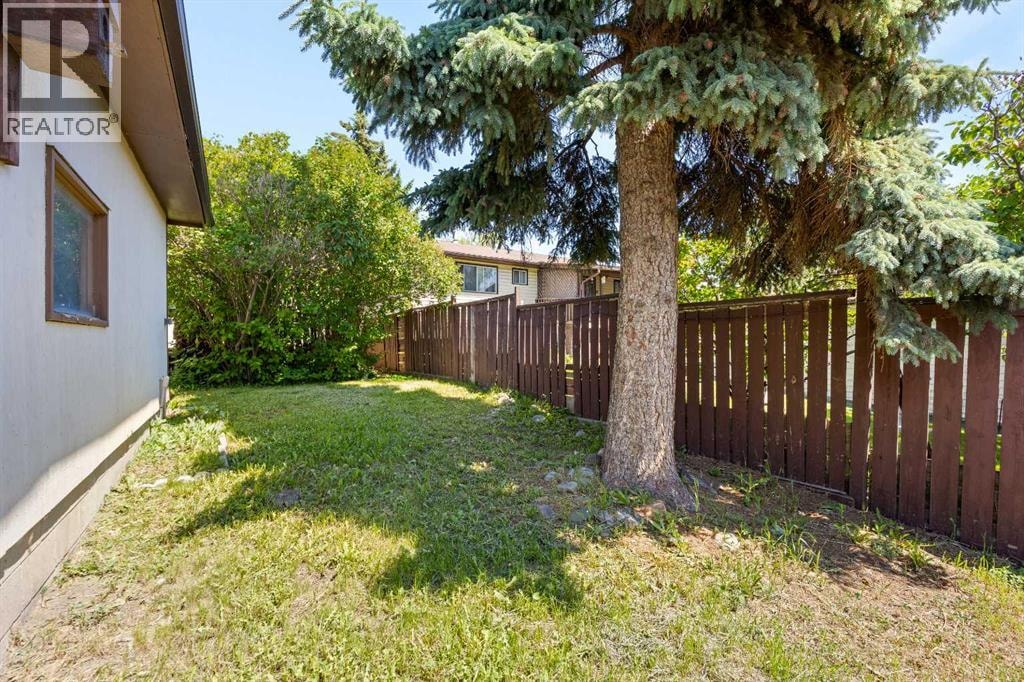 4739 Rundlewood Road NE — photo 7
