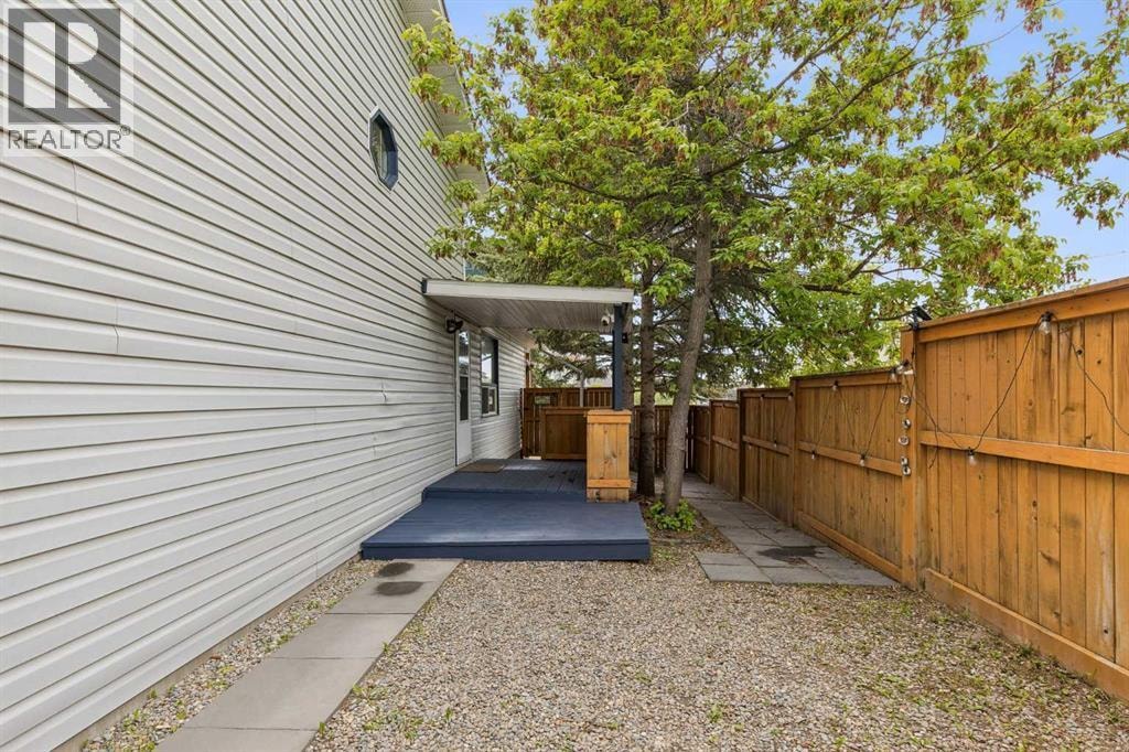 1840 33 Avenue SW — photo 30