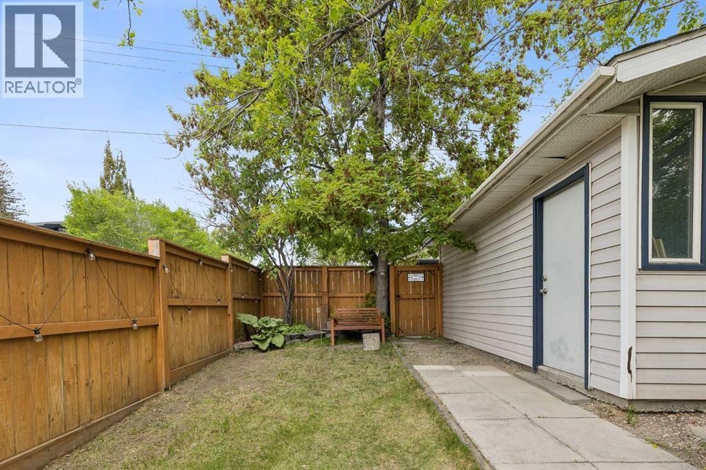 1840 33 Avenue SW — photo 33