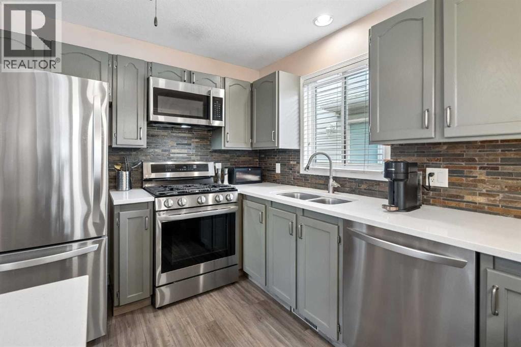 1840 33 Avenue SW — photo 13