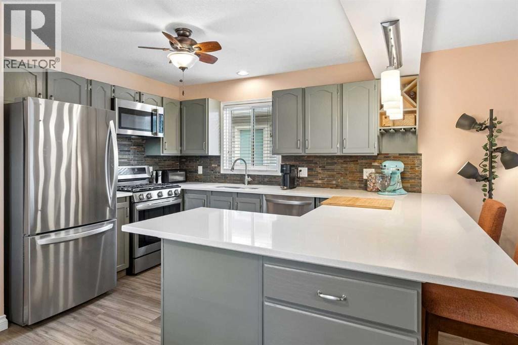 1840 33 Avenue SW — photo 12