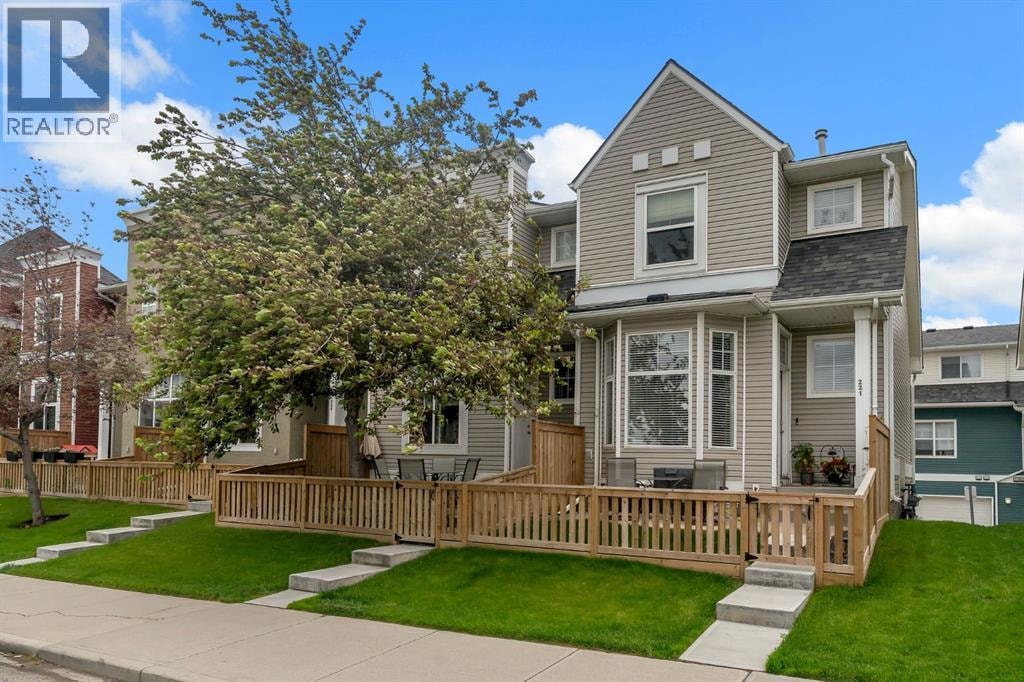 223 McKenzie Towne Gate SE — photo 3