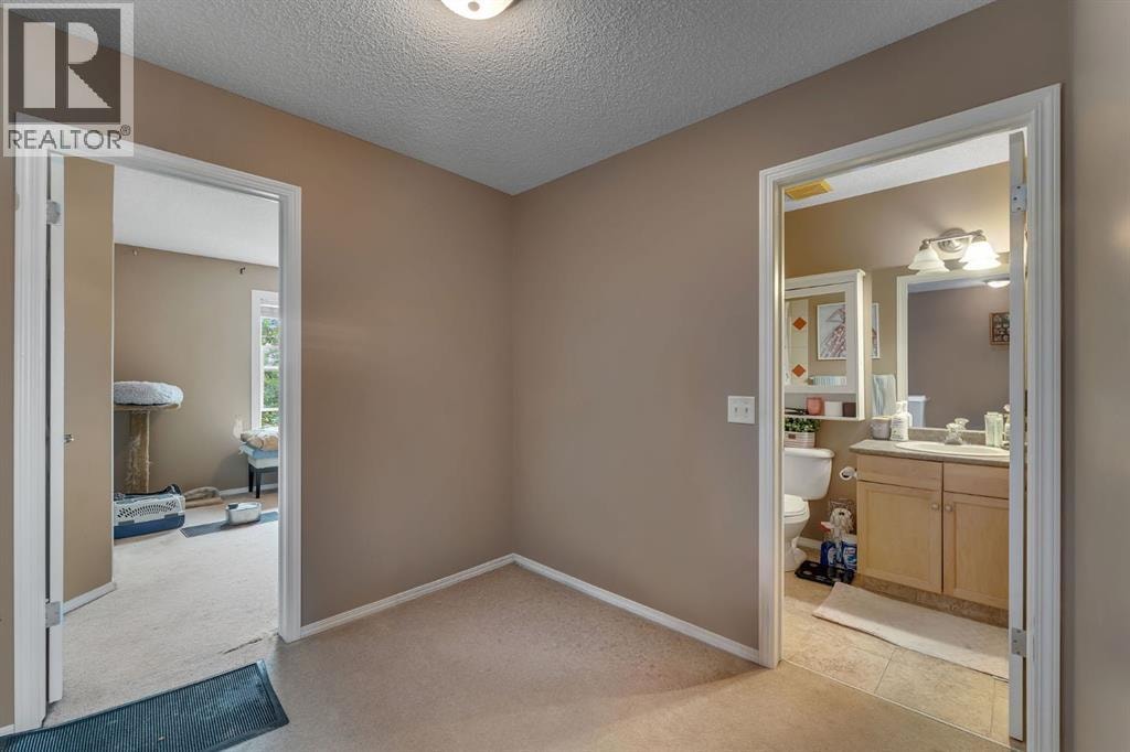 223 McKenzie Towne Gate SE — photo 17