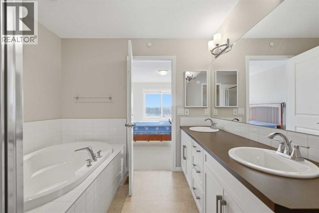 1456 Livingston Way NE — photo 32