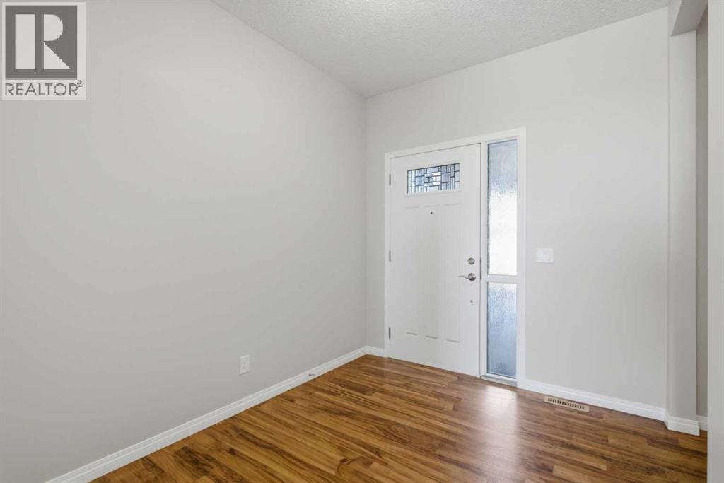 1456 Livingston Way NE — photo 4