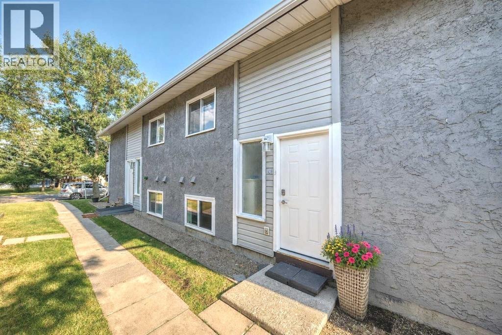 C, 109 Stanley Avenue — photo 1