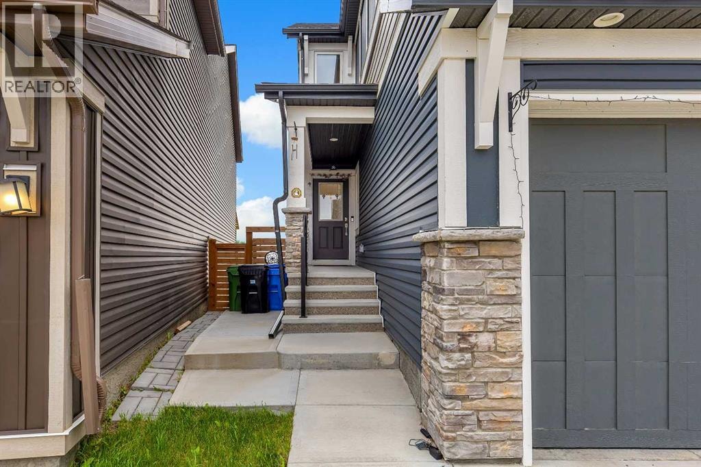 176 Howse Crescent NE — photo 3