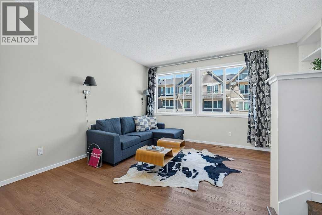 48 Kinlea Common NW — photo 8