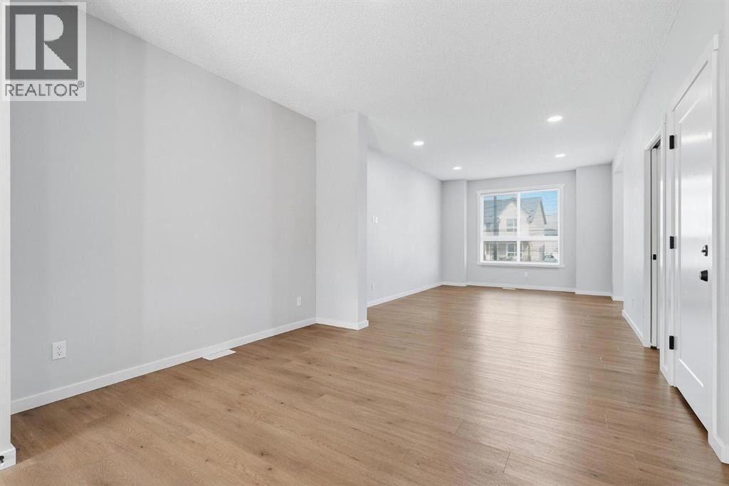 141 Belmont Drive SW — photo 2