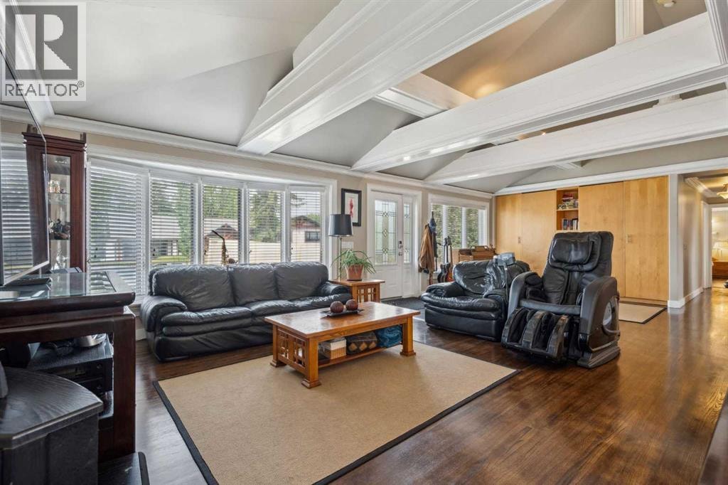 25 Manor Road SW — photo 11