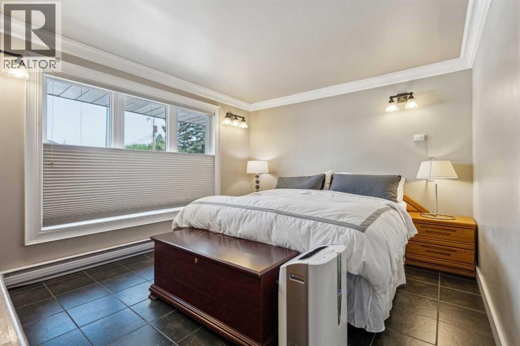 25 Manor Road SW — photo 25