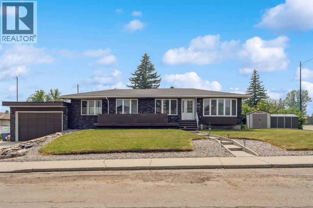 25 Manor Road SW — photo 4