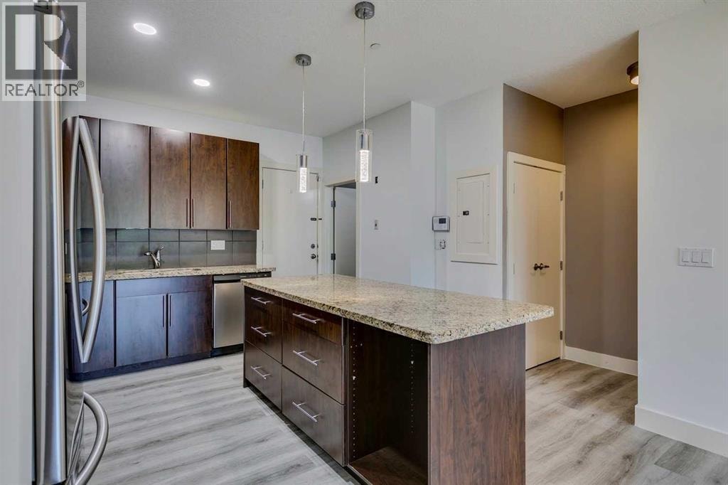 4, 2101 17 Street SW — photo 4