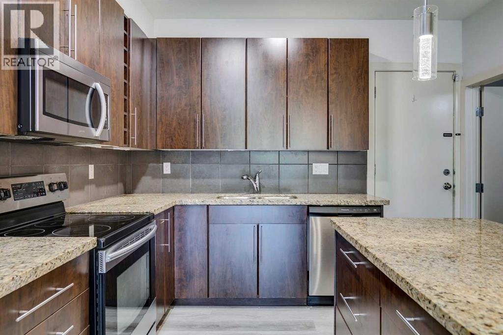 4, 2101 17 Street SW — photo 5