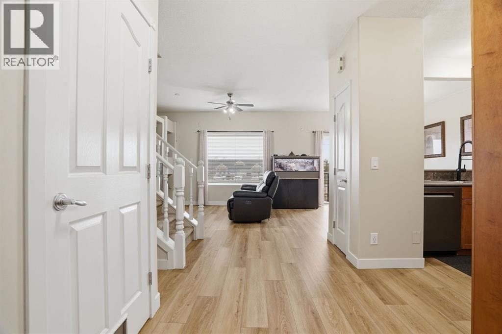 905, 720 Willowbrook Road NW — photo 11