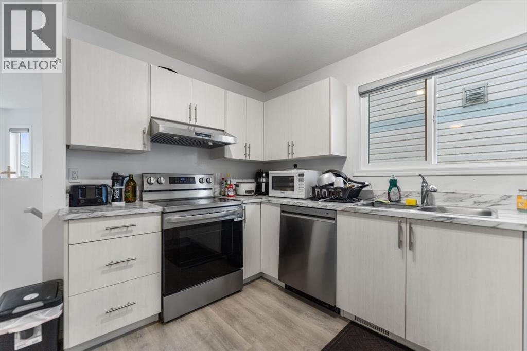215 Carmel Close NE — photo 12
