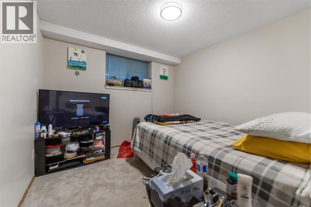 215 Carmel Close NE — photo 15