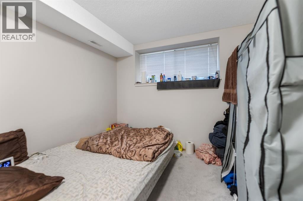 215 Carmel Close NE — photo 14