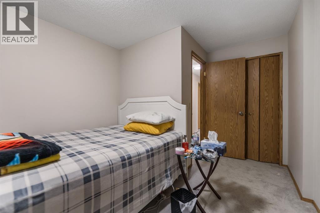 215 Carmel Close NE — photo 16
