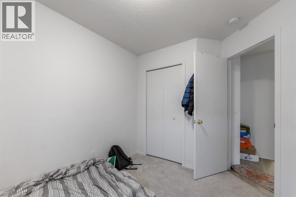 215 Carmel Close NE — photo 31