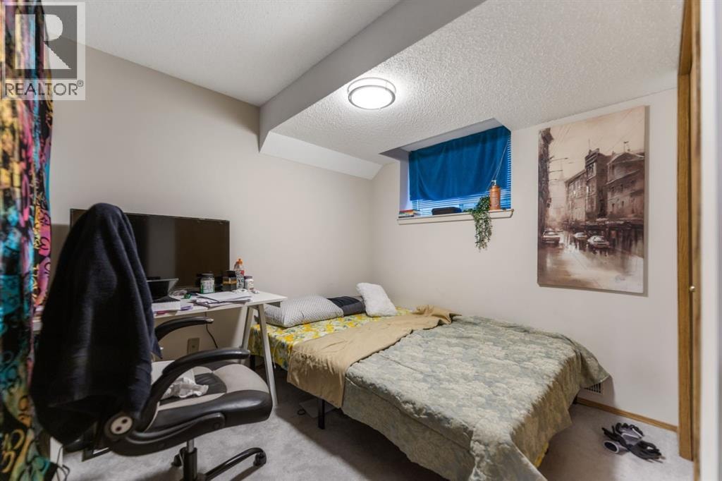 215 Carmel Close NE — photo 22