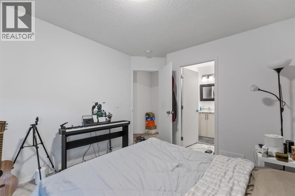 215 Carmel Close NE — photo 28