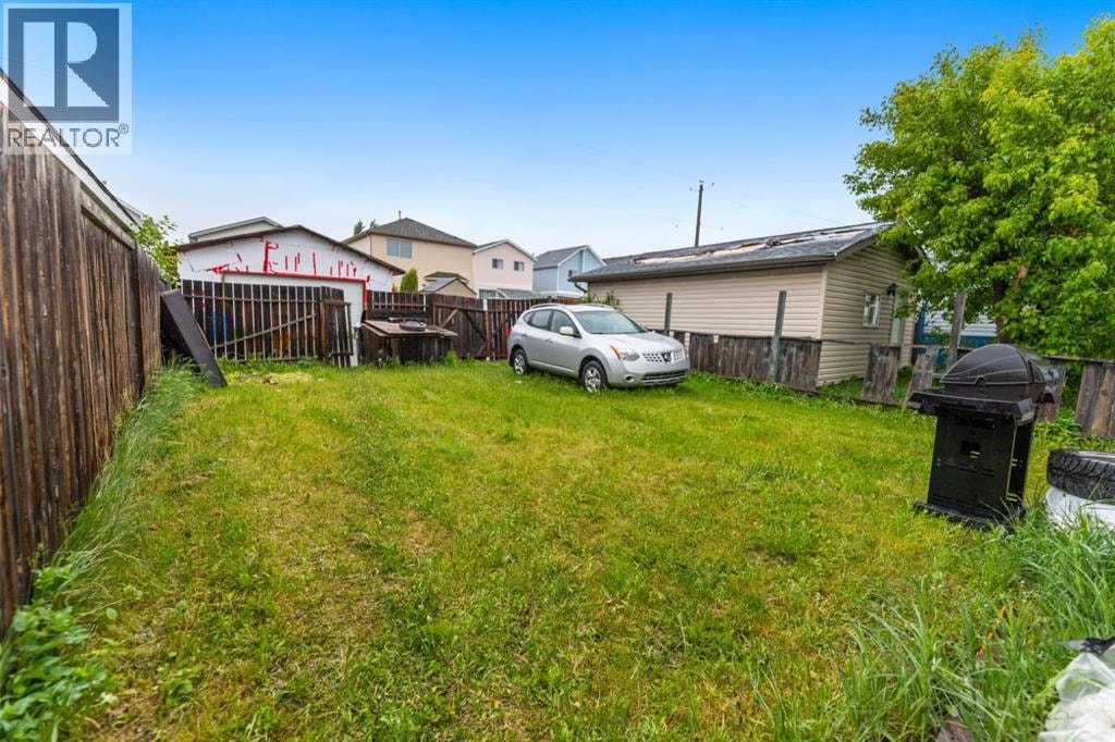 215 Carmel Close NE — photo 34