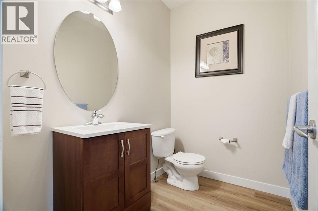 905, 720 Willowbrook Road NW — photo 35