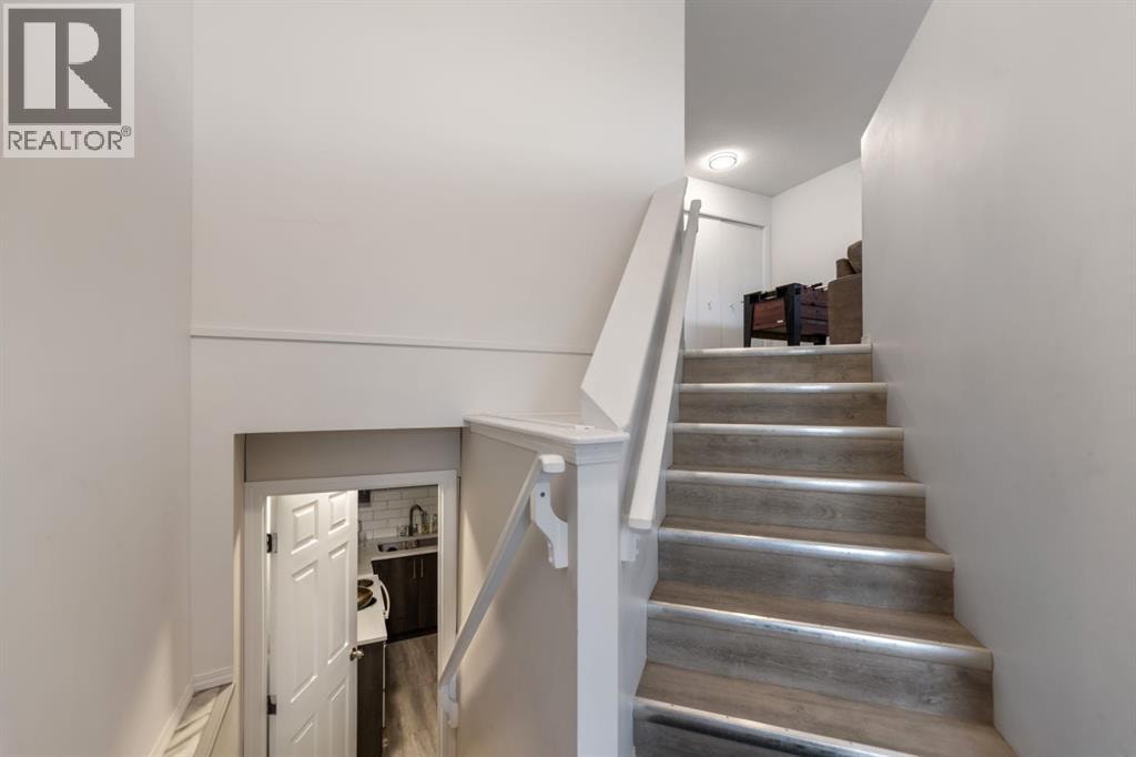 215 Carmel Close NE — photo 23