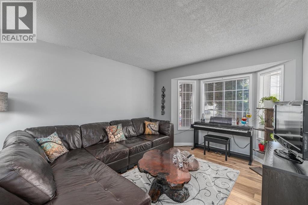 105 Bedford Manor NE — photo 5