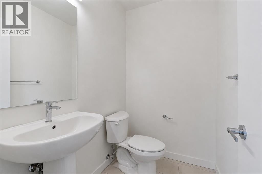 424 210 Avenue SW — photo 11