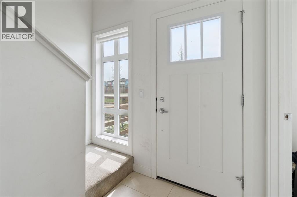 424 210 Avenue SW — photo 2