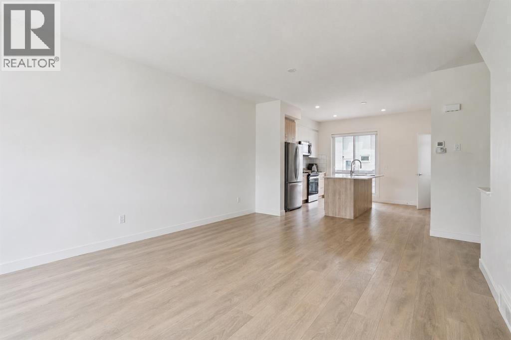 424 210 Avenue SW — photo 4