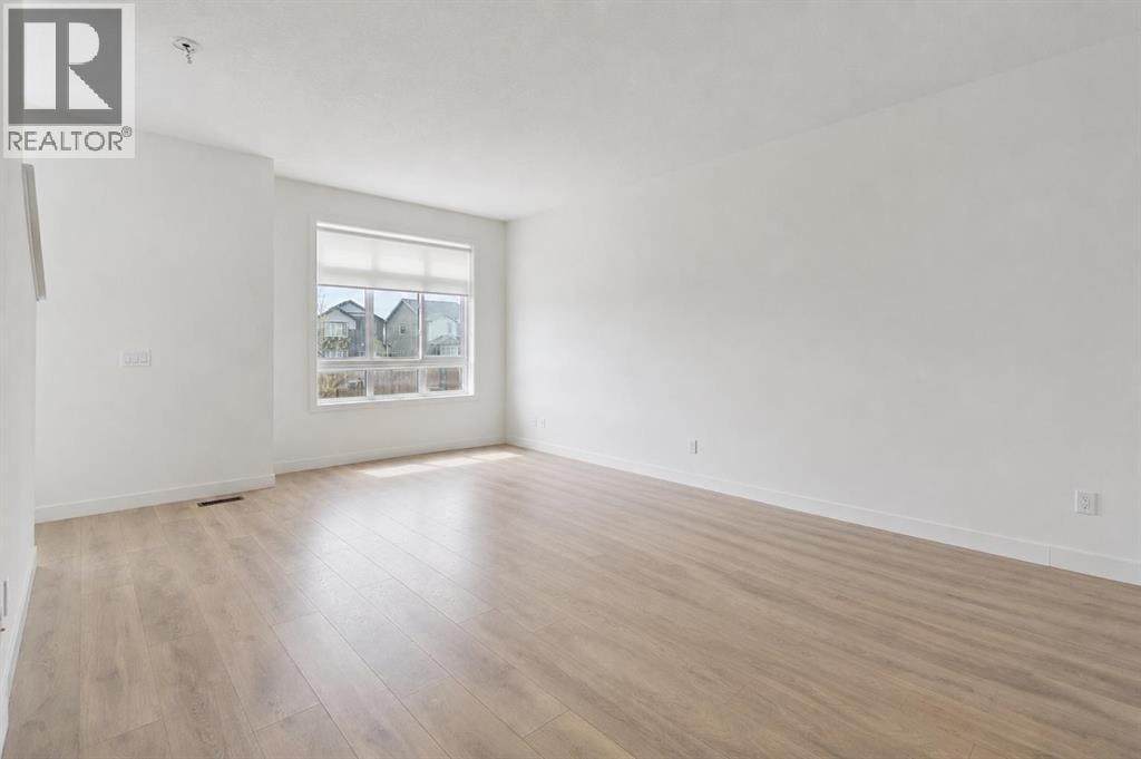 424 210 Avenue SW — photo 5