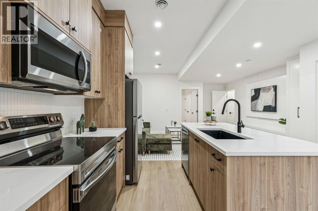 525 32 Street NW — photo 38