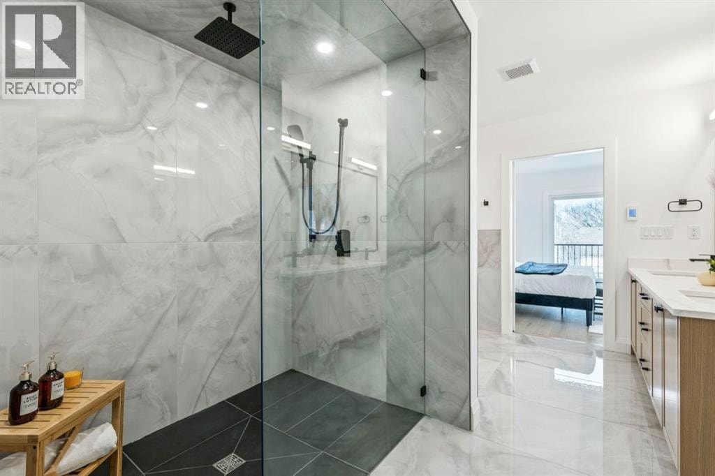 525 32 Street NW — photo 30
