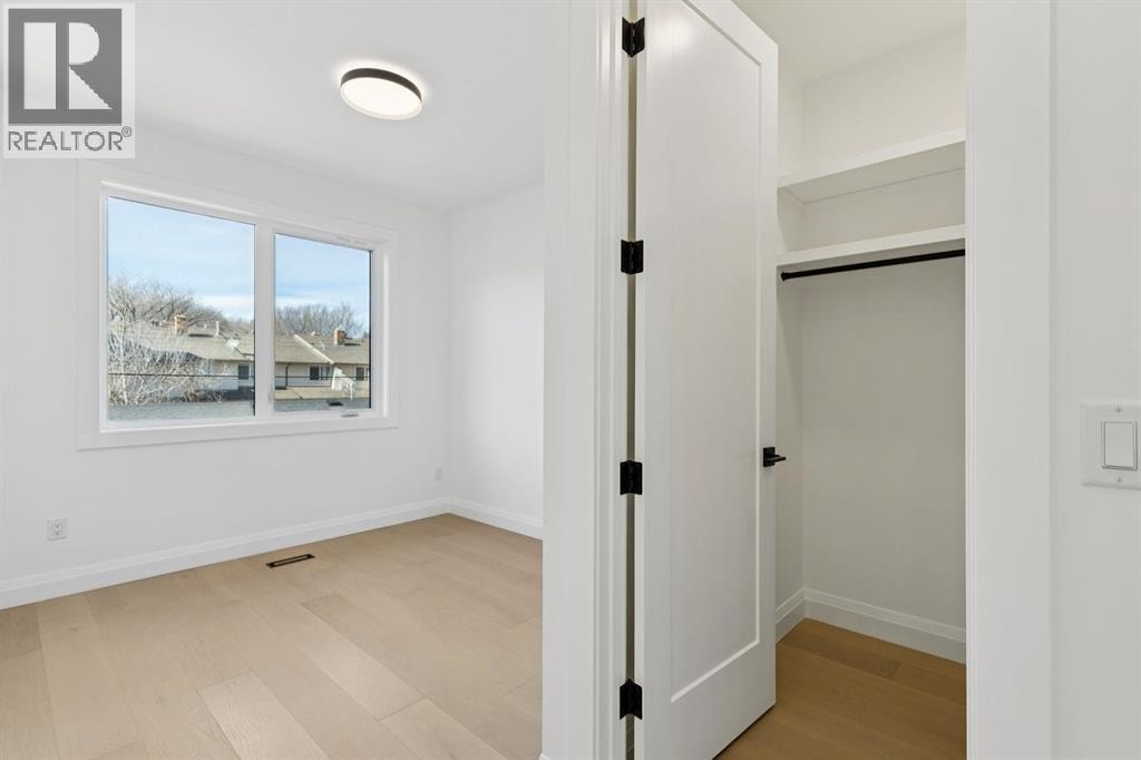 523 32 Street NW — photo 21