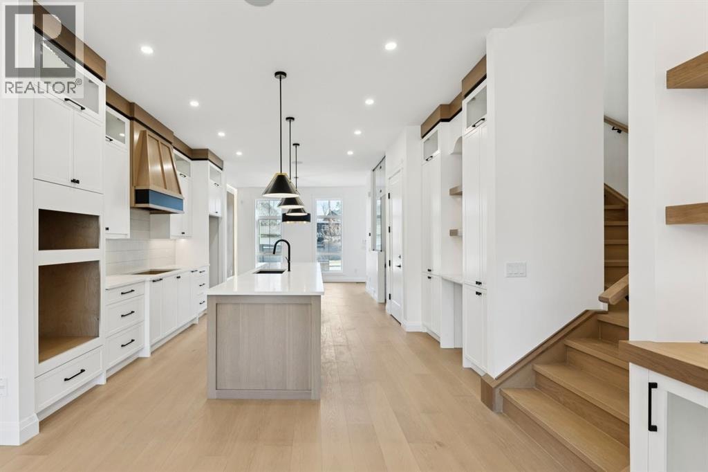 523 32 Street NW — photo 8