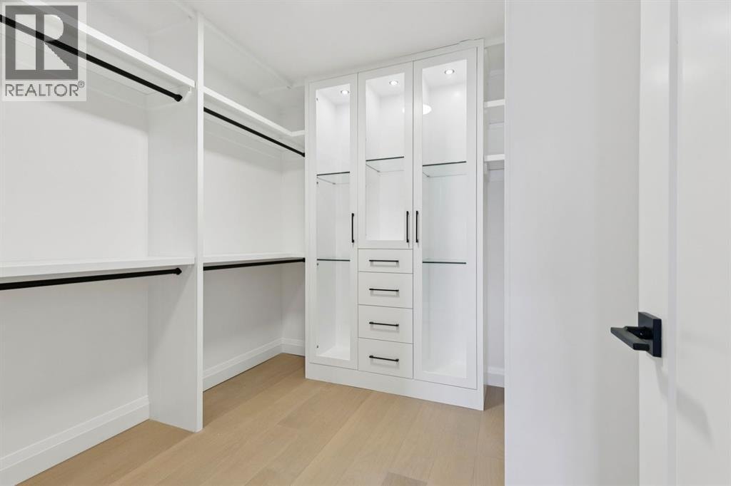 523 32 Street NW — photo 32