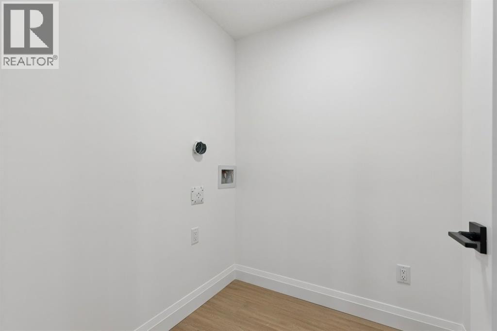 523 32 Street NW — photo 41