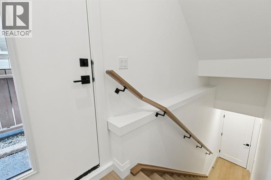 523 32 Street NW — photo 34