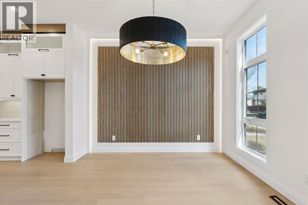 523 32 Street NW — photo 3