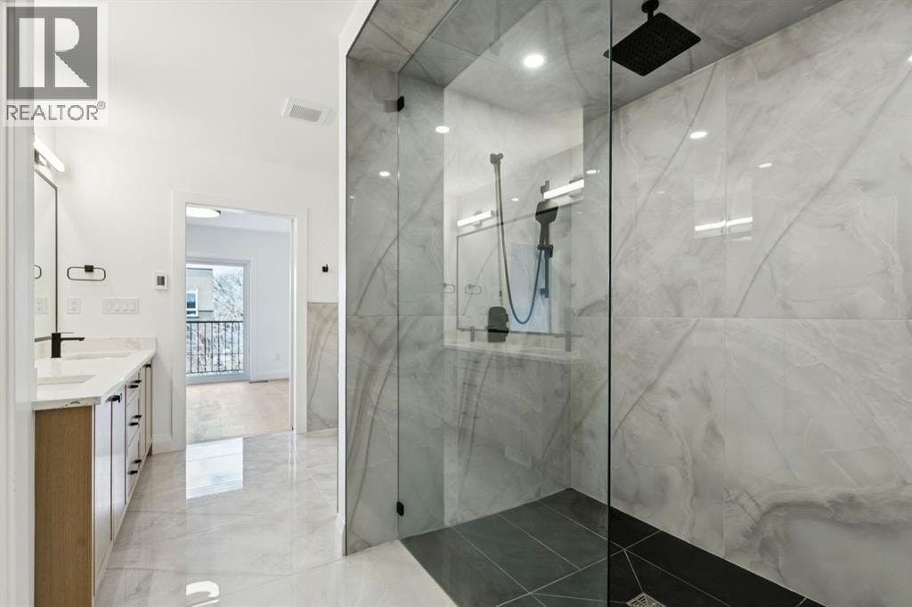 523 32 Street NW — photo 31