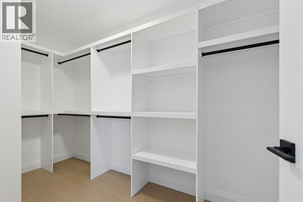 523 32 Street NW — photo 33