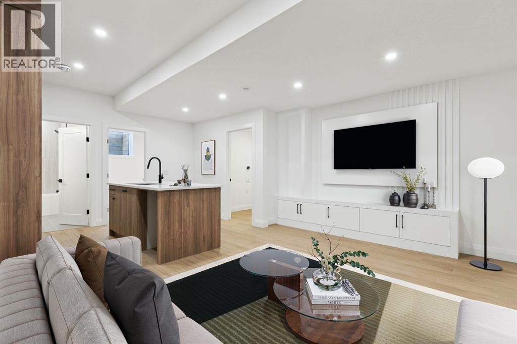 523 32 Street NW — photo 37
