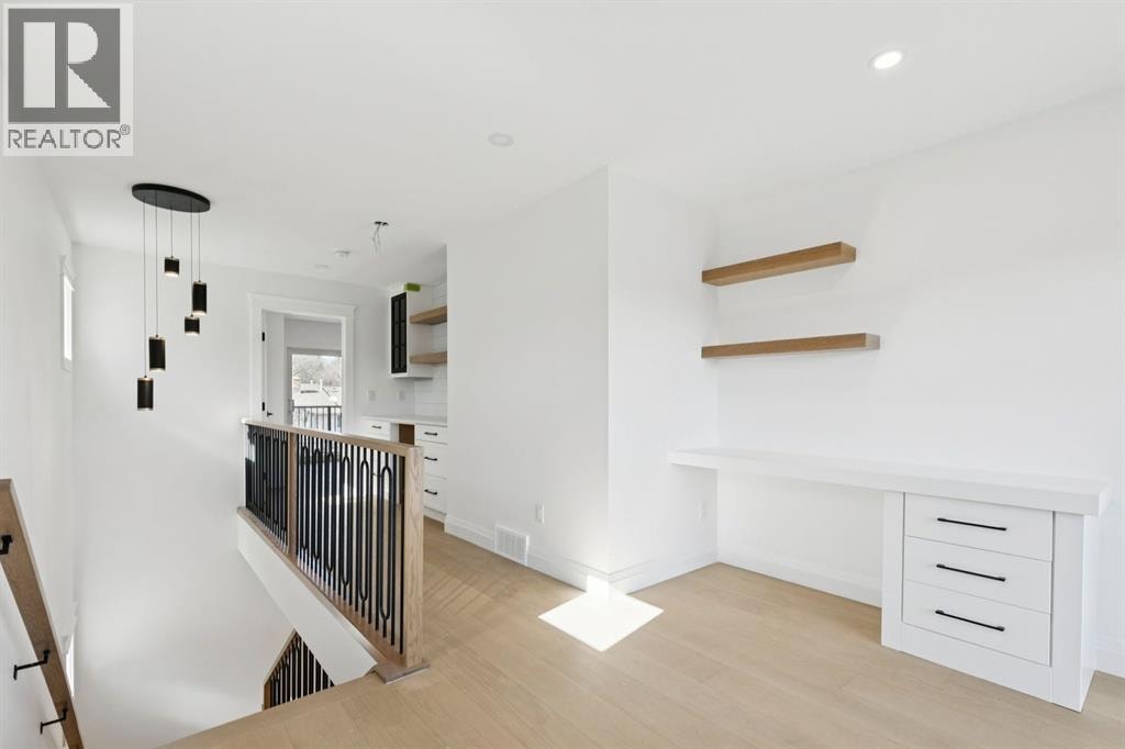 523 32 Street NW — photo 24
