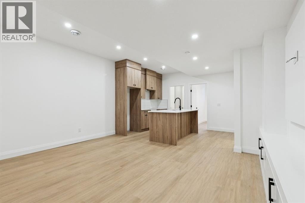 523 32 Street NW — photo 36