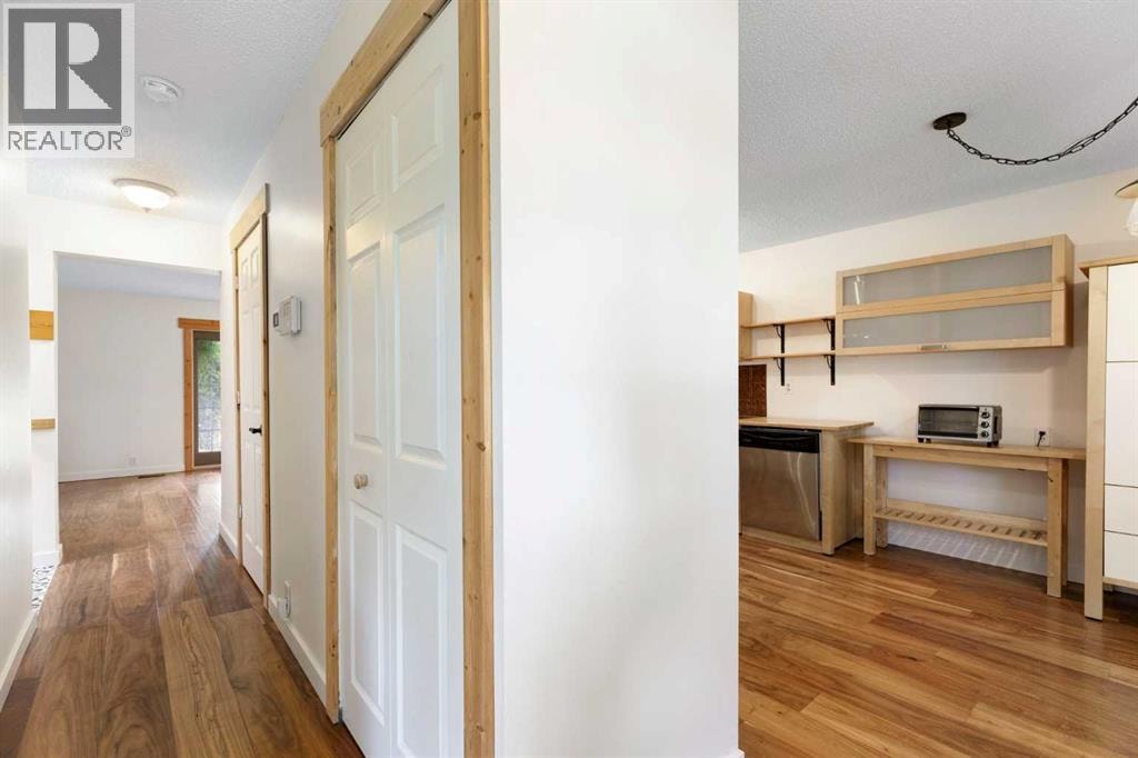 84 Abingdon Crescent NE — photo 11